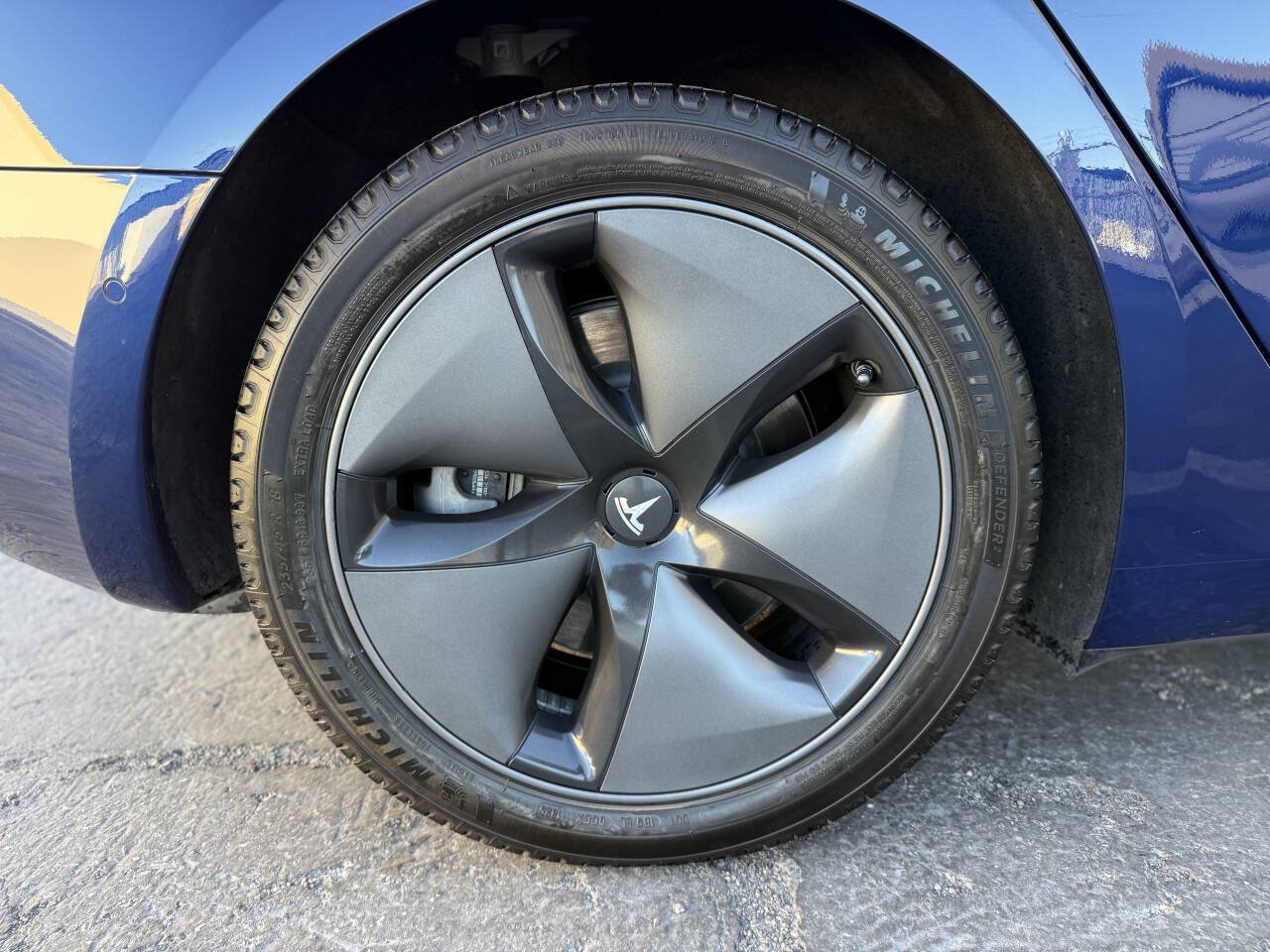 Used 2018 Tesla Model 3 Long Range AWD/4WD image 30
