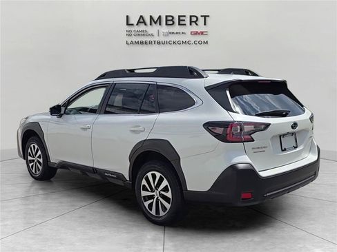 Used 2024 Subaru Outback Premium AWD/4WD image 3