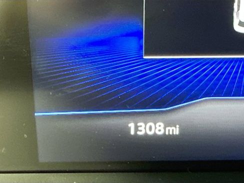 Used 2025 Volkswagen Jetta SE w/ Black Wheel Package image 16