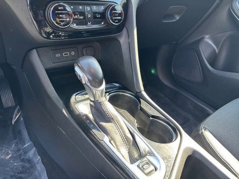 Used 2022 Buick Encore GX Select w/ LPO, Active Lifestyle Package image 18