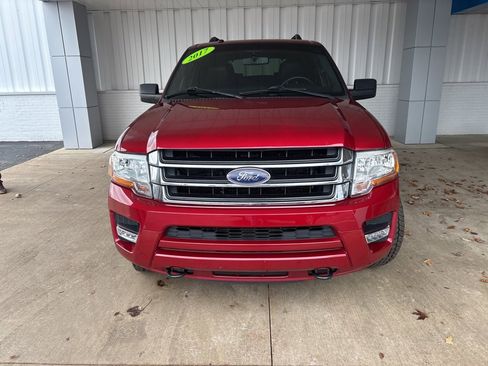 Used 2017 Ford Expedition XLT w/ Equipment Group 202A image 2