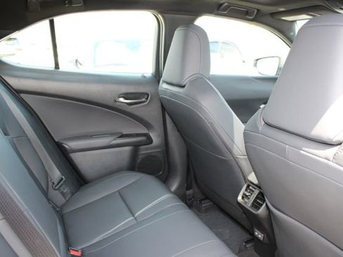 Used 2025 Lexus UX 300h FWD image 7