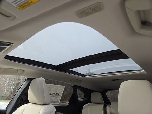 New 2025 Lexus RX 450h AWD w/ Luxury Package image 10