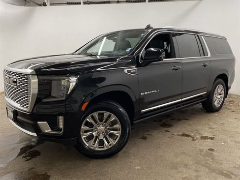 Used 2022 GMC Yukon XL Denali image 1