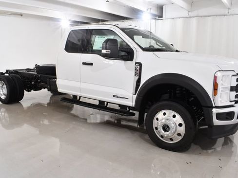 New 2026 Ford F550 4x4 Supercab Super Duty w/ XLT Value Package image 5