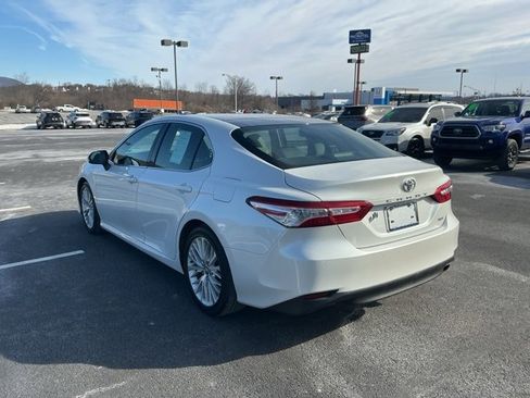 Used 2018 Toyota Camry XLE image 7