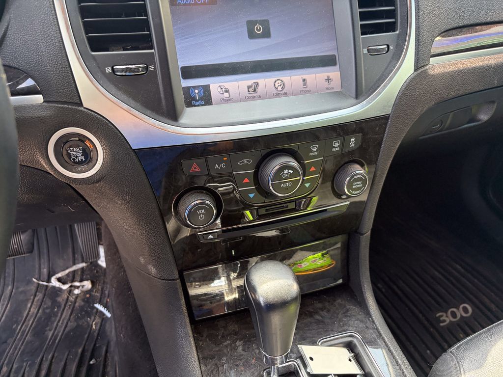 Used 2011 Chrysler 300 Limited RWD image 17