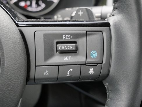 Used 2023 Nissan Pathfinder SL image 24