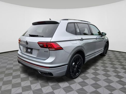 Used 2022 Volkswagen Tiguan SE R-Line AWD/4WD image 4