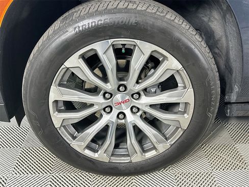 Used 2021 GMC Yukon Denali w/ Denali Premium Package image 32