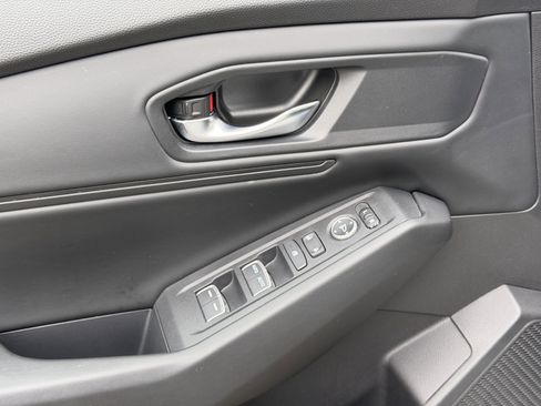 Certified 2023 Honda Accord EX image 9