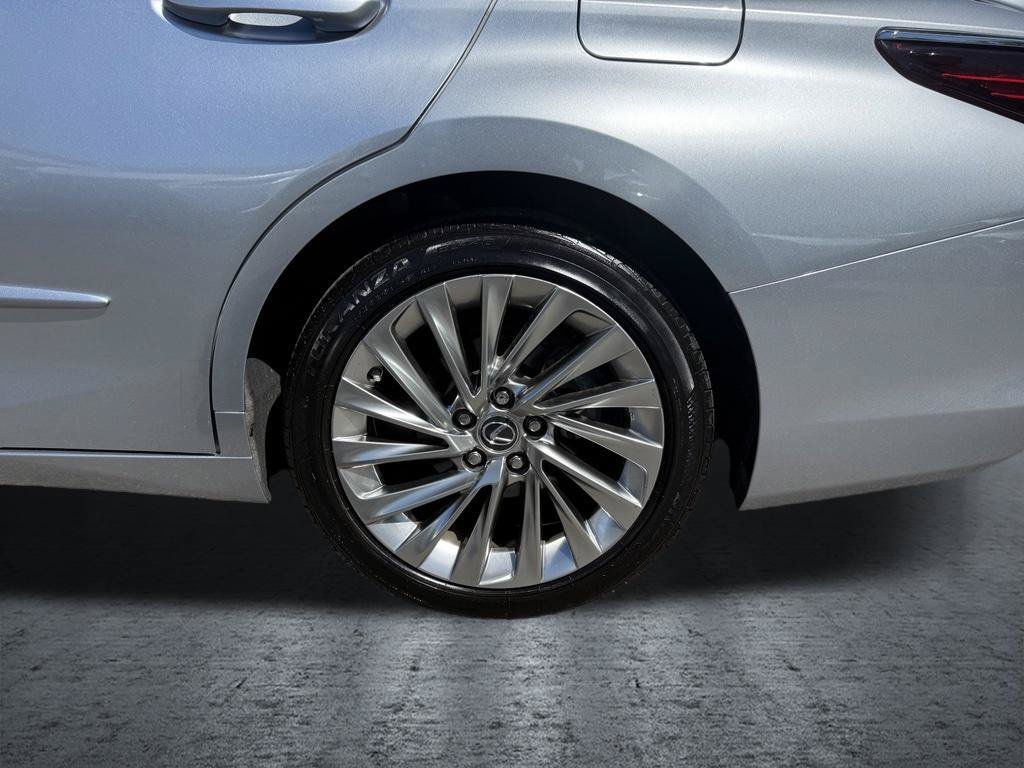 Used 2024 Lexus ES 300h w/ Premium Package FWD image 24
