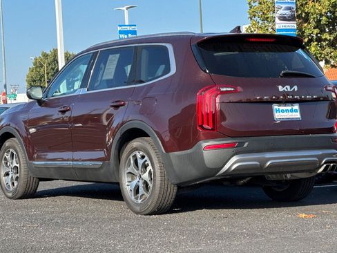 Used 2022 Kia Telluride EX image 3