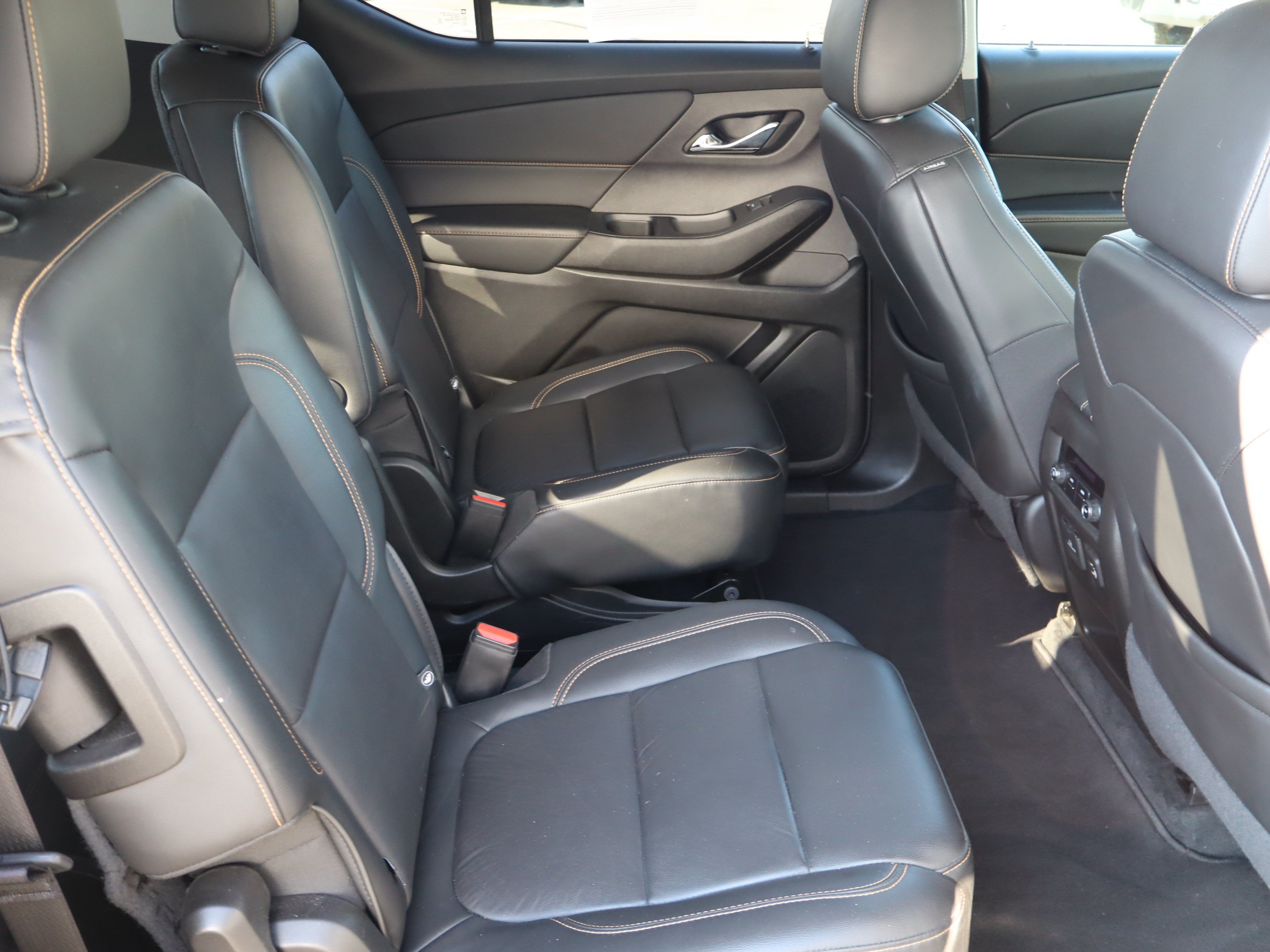 Used 2021 Chevrolet Traverse RS FWD image 36
