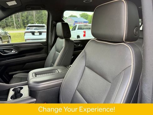 Used 2023 GMC Yukon XL SLT AWD/4WD image 15