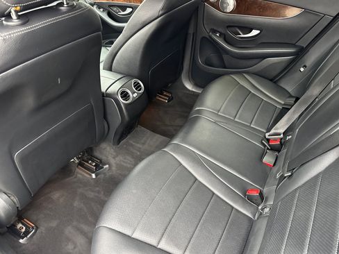 Used 2017 Mercedes-Benz GLC 300 4MATIC image 27