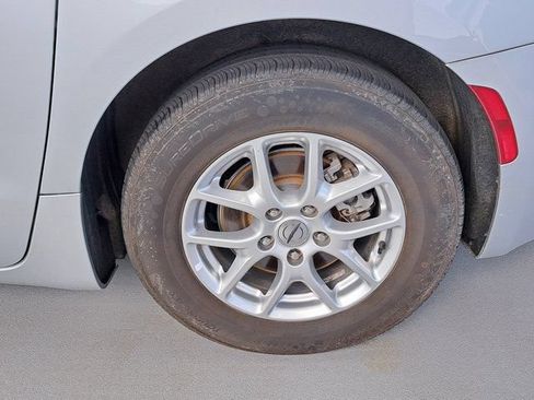 Used 2023 Chrysler Pacifica Touring-L FWD image 36