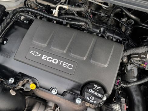 Used 2020 Chevrolet Sonic LT image 19