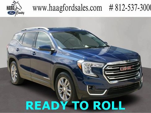 Used 2023 GMC Terrain SLT image 1