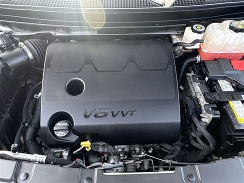 Used 2022 Chevrolet Traverse Premier w/ Redline Edition FWD image 30