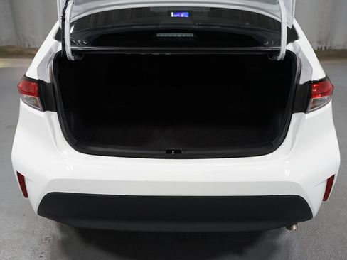 Certified 2025 Toyota Corolla LE w/ Convenience Package FWD image 32