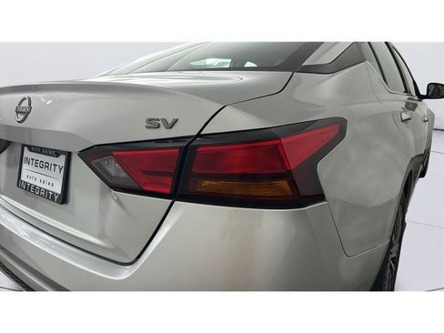 Used 2023 Nissan Altima 2.5 SV FWD image 32