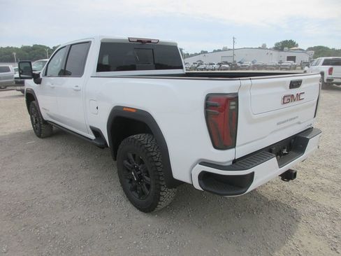 New 2026 GMC Sierra 2500 AT4 w/ AT4 Premium Plus Package AWD/4WD image 9