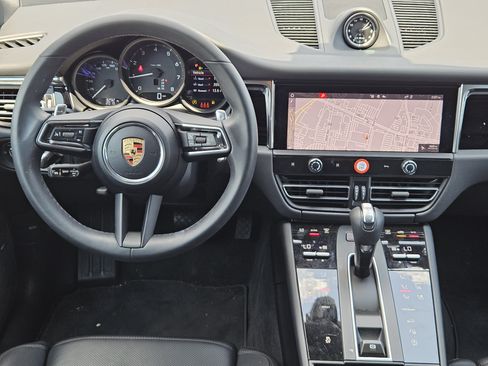 Certified 2026 Porsche Macan AWD/4WD image 26