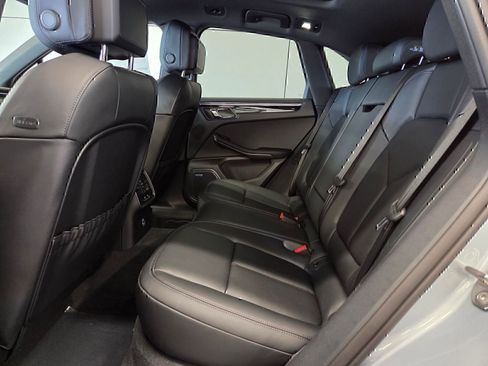 Certified 2026 Porsche Macan AWD/4WD image 11