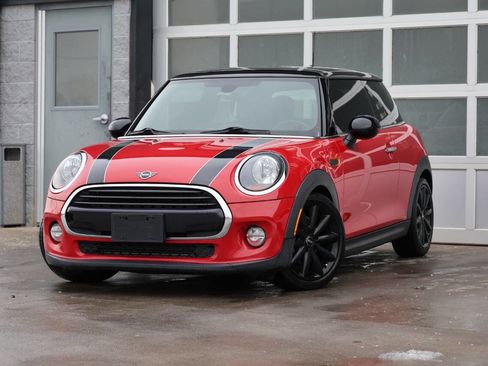 Used 2019 MINI Cooper 2-Door Hardtop image 3