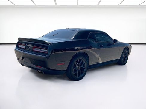 Used 2019 Dodge Challenger SXT w/ Blacktop Package RWD image 4