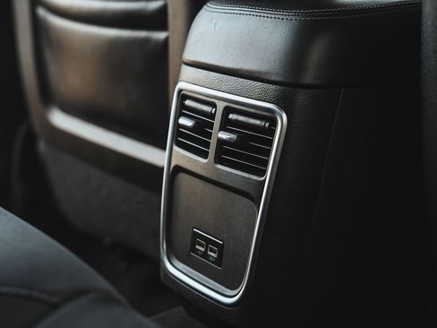 Used 2018 Dodge Charger R/T image 25