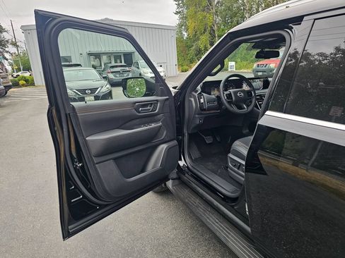 New 2026 Nissan Armada SL AWD/4WD image 18