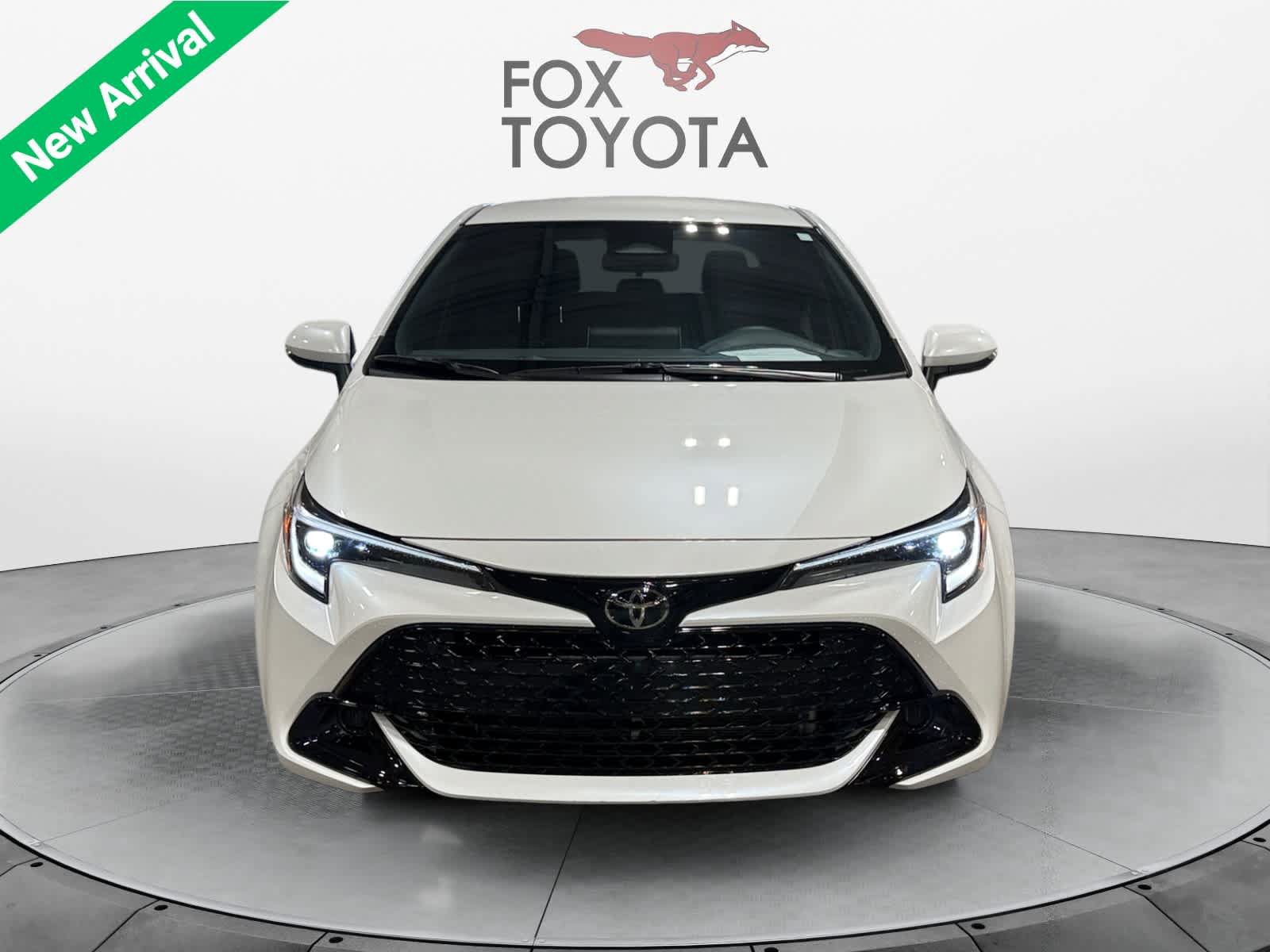 Used 2025 Toyota Corolla SE w/ SE Package FWD image 9