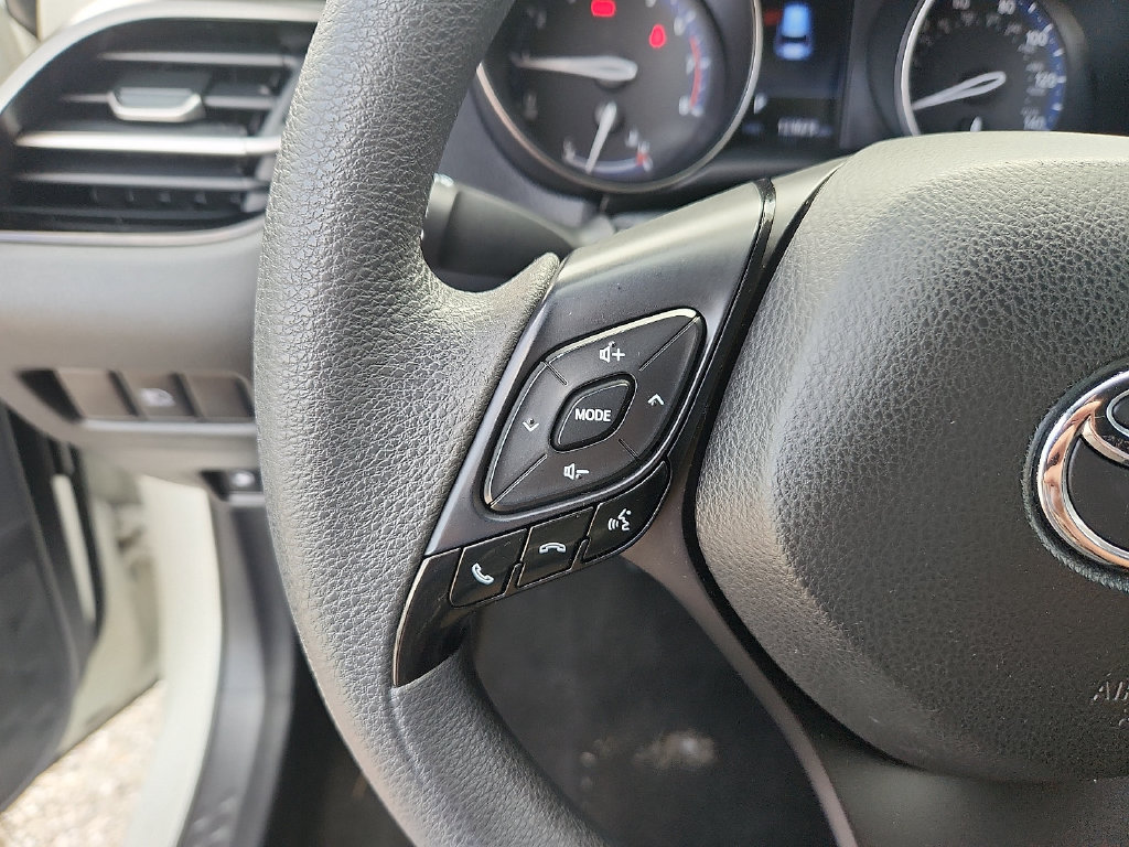 Used 2019 Toyota C-HR LE FWD image 15