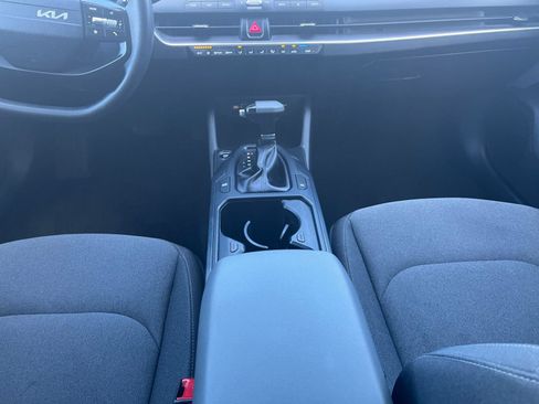 Used 2025 Kia K4 FWD image 49