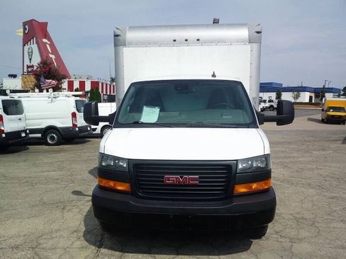 Used 2021 GMC Savana 3500 Extended w/ Power Convenience Package RWD image 9