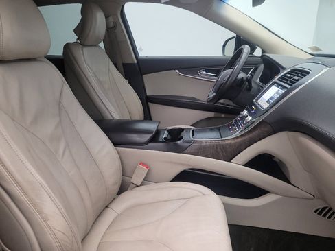 Used 2017 Lincoln MKX Select w/ Select Plus Package FWD image 21