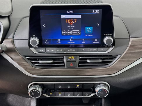 Used 2024 Nissan Altima 2.5 SV image 23