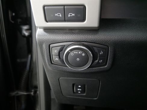 Used 2016 Ford F150 Lariat w/ Equipment Group 502A Luxury image 26