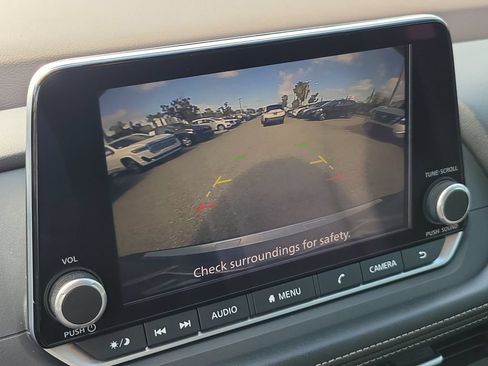Used 2023 Nissan Rogue SV FWD image 25