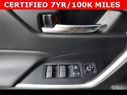 Used 2022 Toyota RAV4 XLE image 18