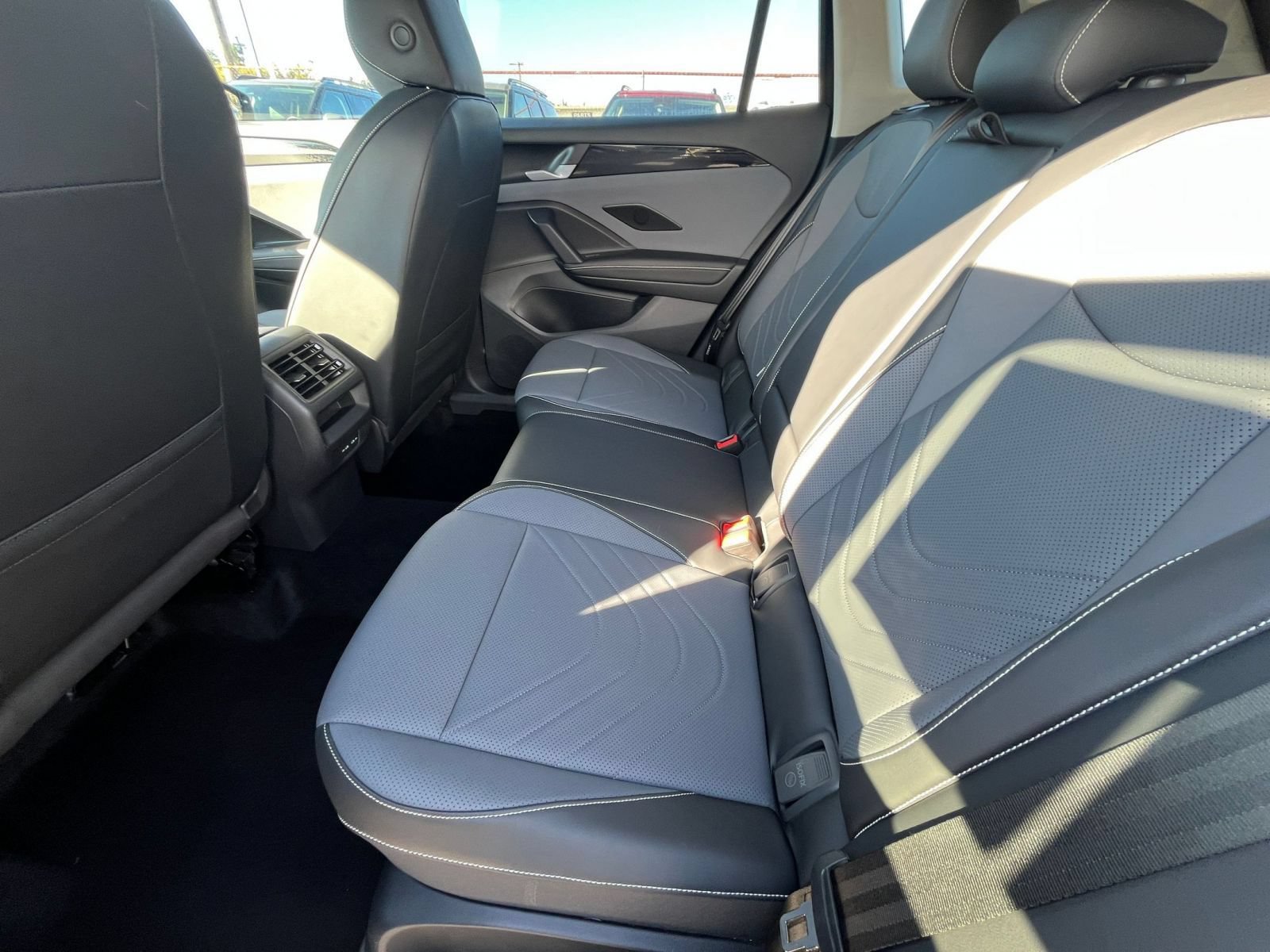 Used 2026 Volkswagen Tiguan SE AWD/4WD image 27