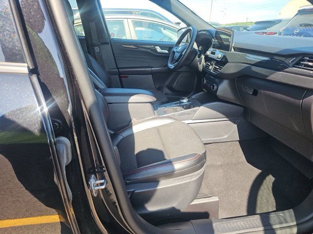 Used 2025 Ford Escape ST-Line AWD/4WD image 10