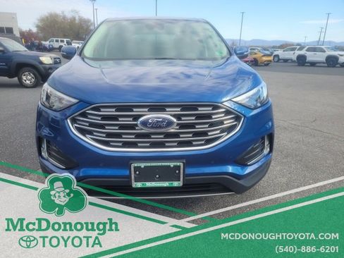 Used 2023 Ford Edge Titanium image 3