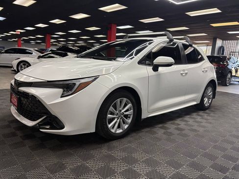 Used 2024 Toyota Corolla SE w/ SE Package FWD image 3
