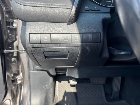 Used 2024 Toyota Camry SE FWD image 15