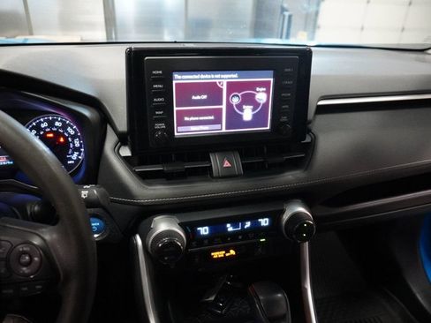Used 2019 Toyota RAV4 XLE AWD/4WD image 7
