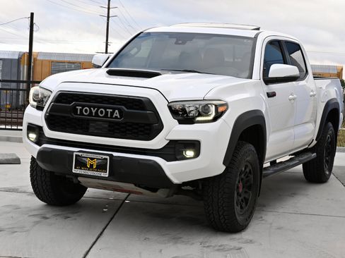 Used 2019 Toyota Tacoma TRD Pro image 3