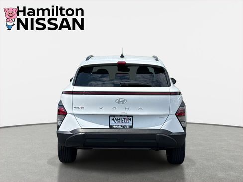 Used 2025 Hyundai Kona SEL AWD/4WD image 3